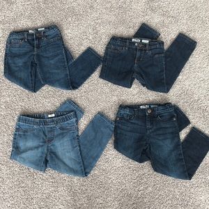 Bundle of  Oshkosh jeans. Size: 4T